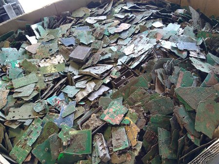 LOW-GRADE-CIRCUIT-BOARD